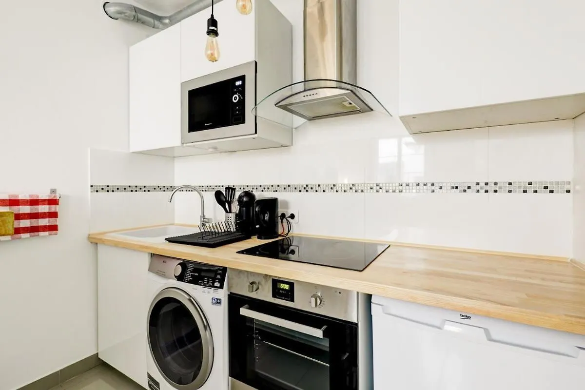 Arc De Triomphe - Cityapartmentstay Paris Apartment